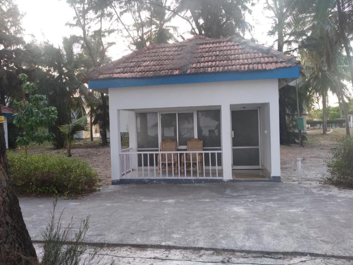 Kadmath Beach Resort Kadmath Island 外观 照片